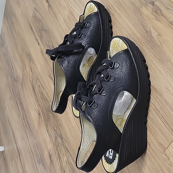 Fly London Ylva Black Leather Wedge Sandals - Picture 3 of 16